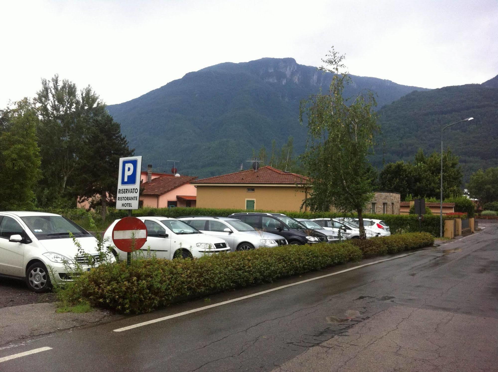 Hotel Cristallo Barga Fornaci di Barga Exterior foto